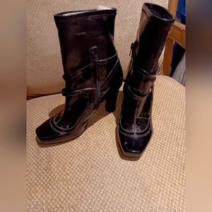 BCBG girls black patten leather heeled boots side zip. Size 9.5